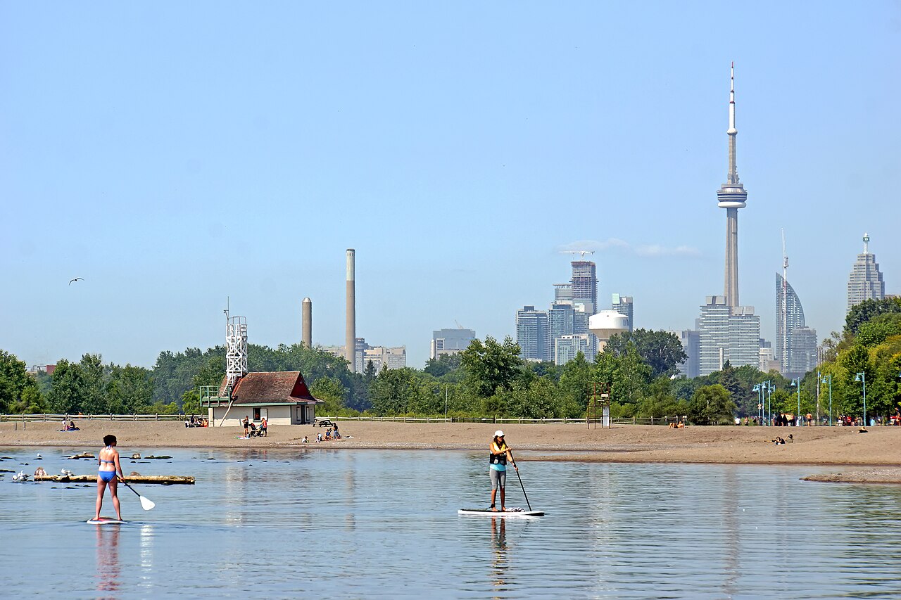 Woodbine Beach, Canada: sea temperature, photo and map