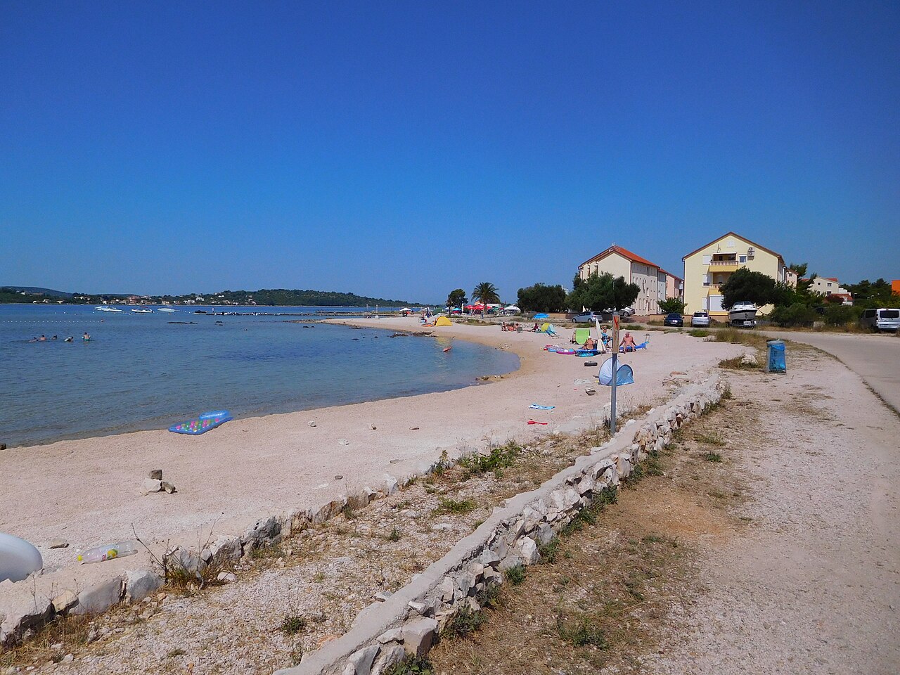 Srima, Croatia: sea temperature, photo and map