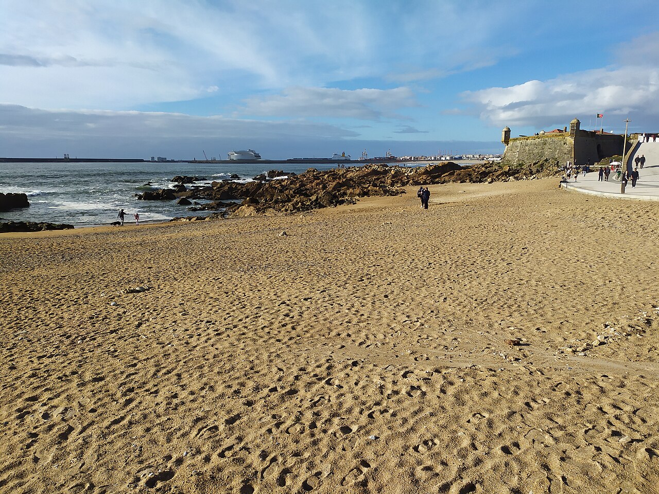 Castelo do Queijo beach, Portugal: sea temperature, photo and map
