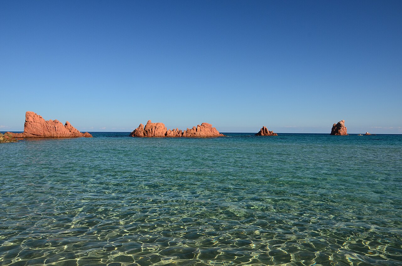 Spiaggia di Cea, Italy: sea temperature, photo and map