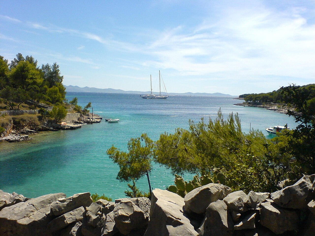 Lučice Beach, Croatia: sea temperature, photo and map