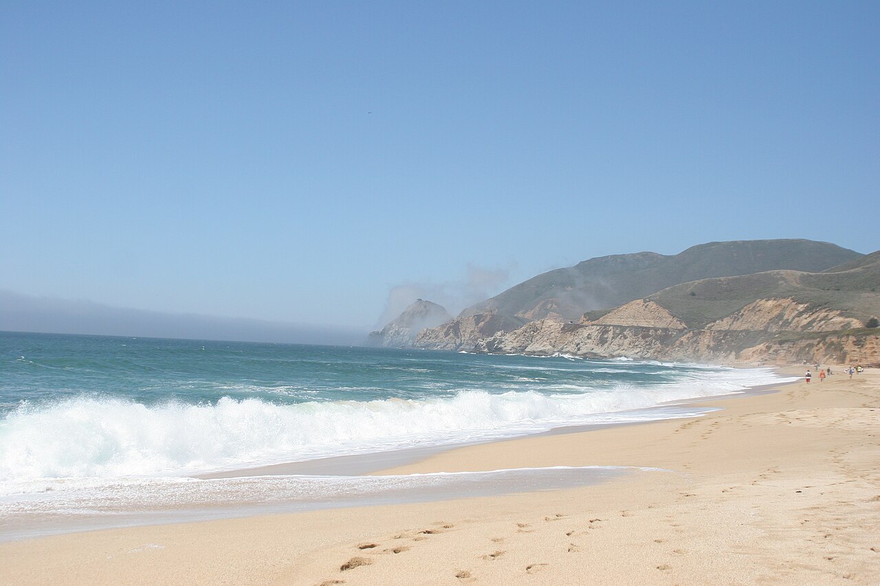 Montara Beach, United States: sea temperature, photo and map