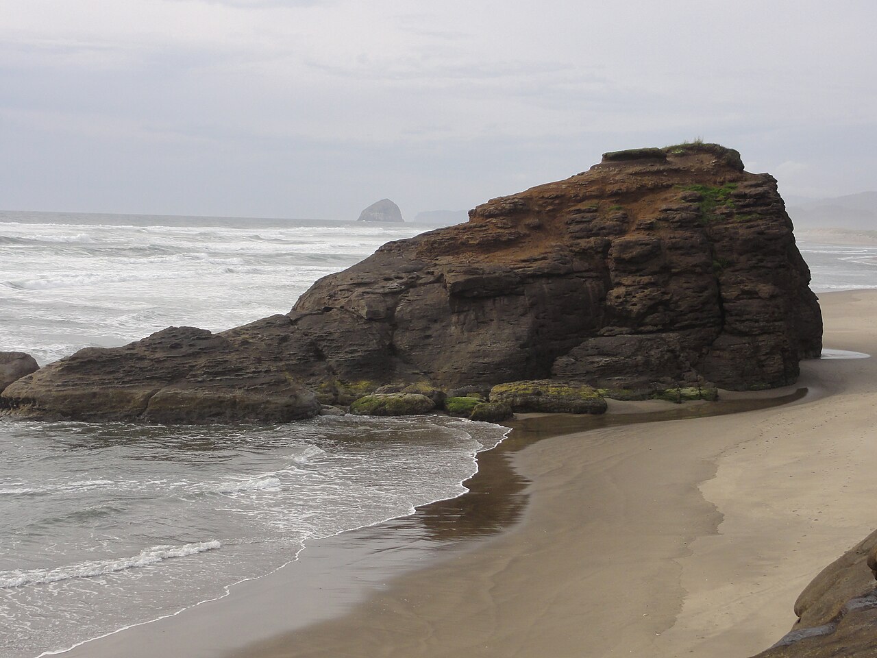 Kiwanda Beach, United States: sea temperature, photo and map