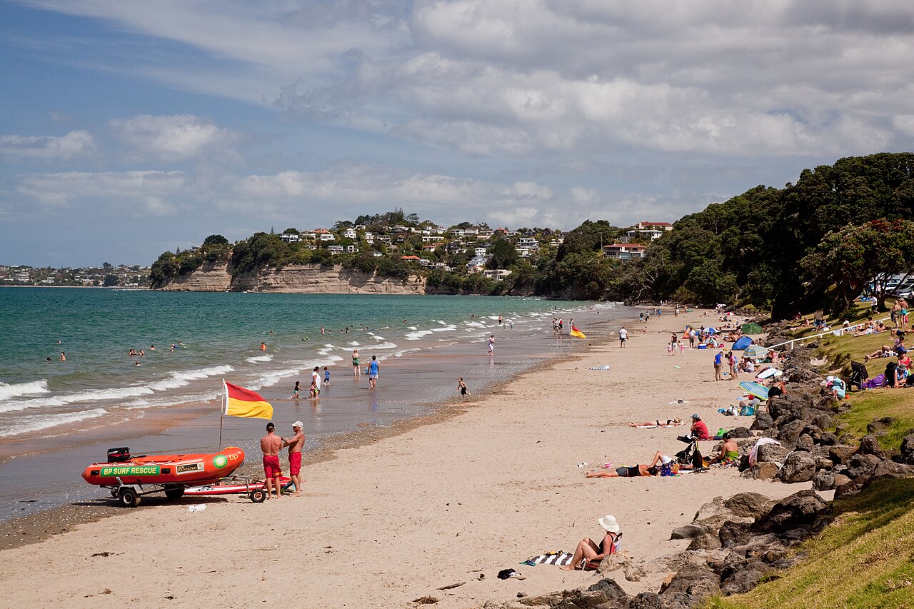 Red Beach, New Zealand: sea temperature, photo and map