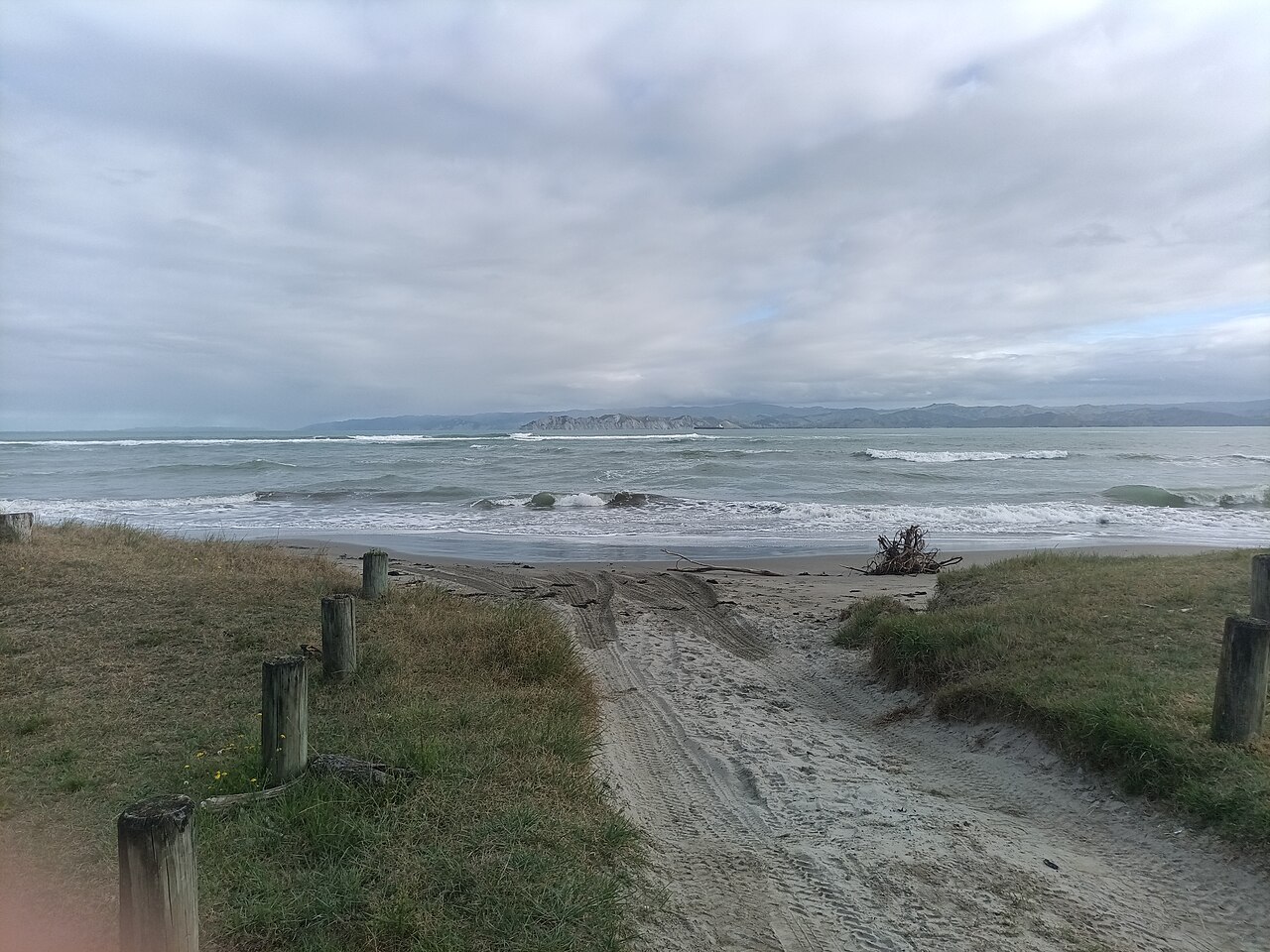 Kaiti Beach, New Zealand: sea temperature, photo and map