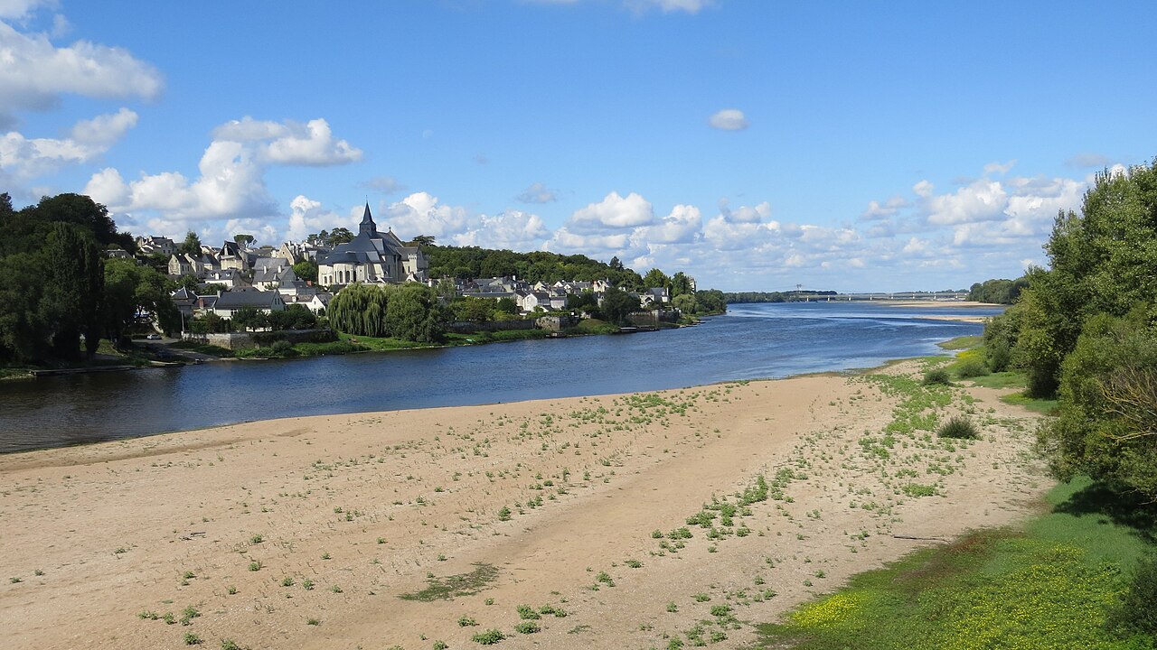 Confluence Beach, France: sea temperature, photo and map