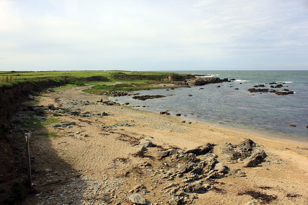Porth Cwyfan, United Kingdom: sea temperature, photo and map