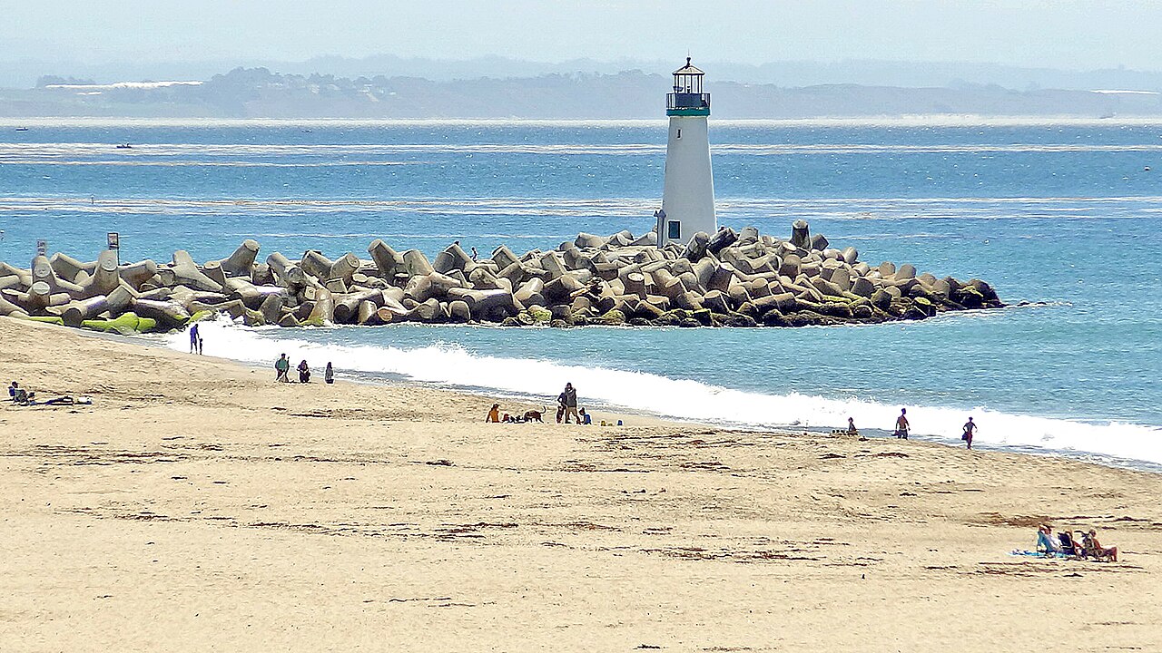 Seabright Beach, United States: sea temperature, photo and map