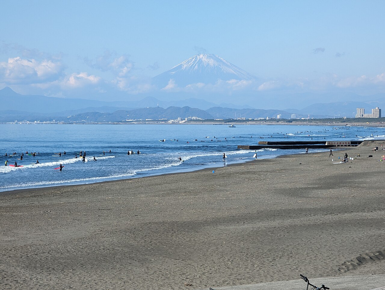 Kugenuma Beach, Japan: sea temperature, photo and map