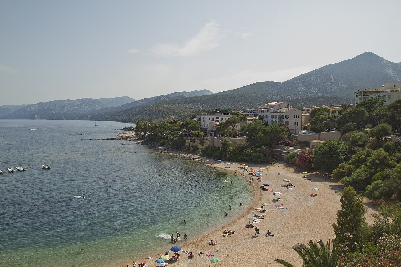 Spiaggia di Palmasera, Italy: sea temperature, photo and map