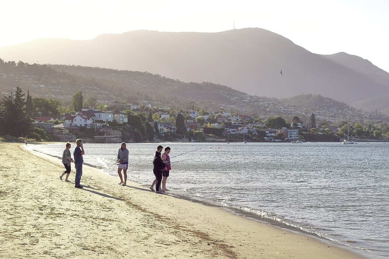 Nutgrove Beach, Australia: sea temperature, photo and map