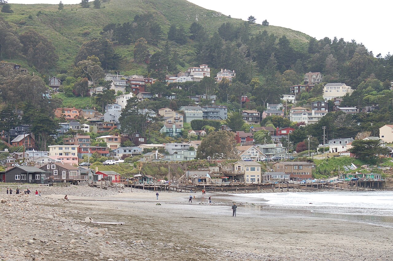 San Pedro Beach, United States: sea temperature, photo and map
