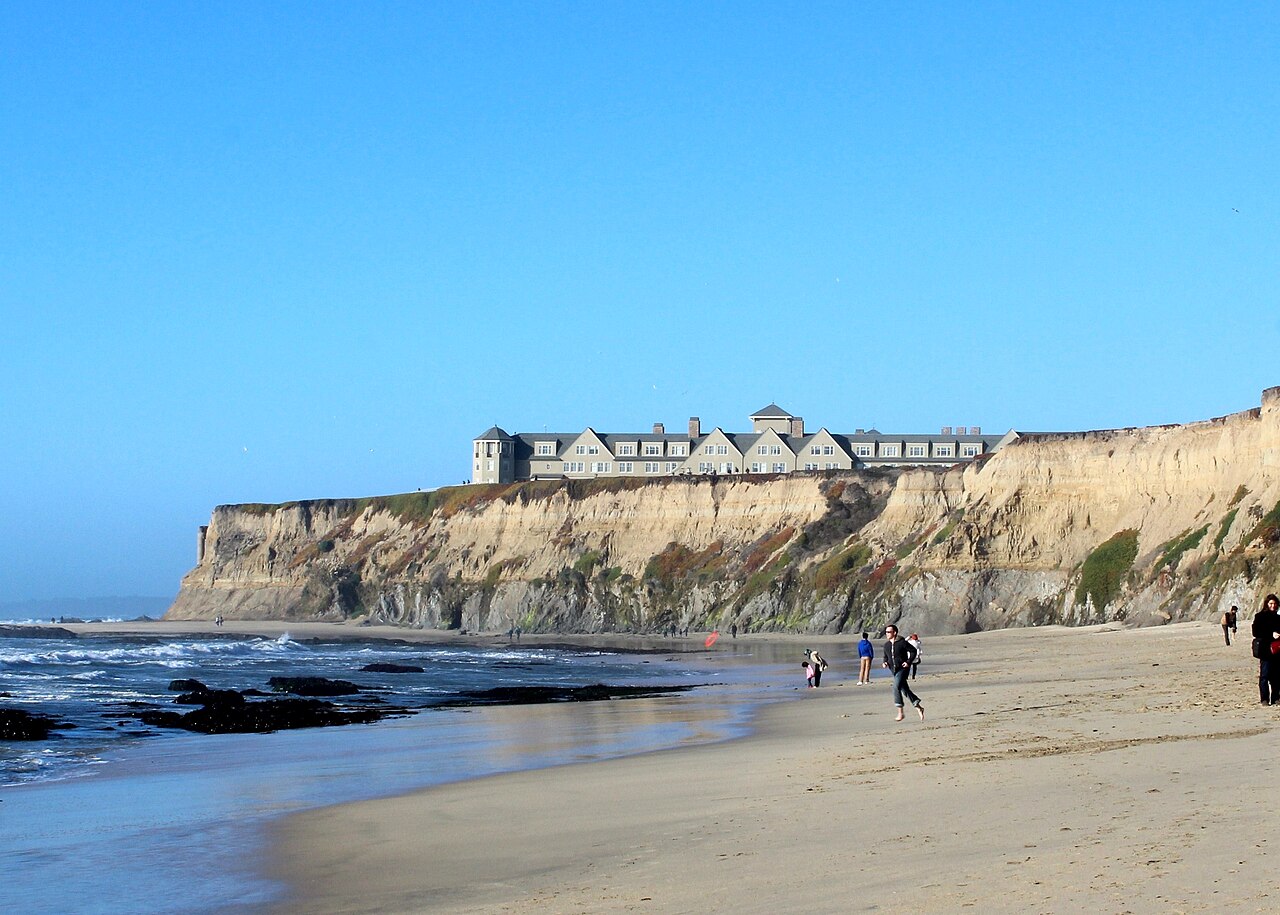 Manhattan Beach, United States: sea temperature, photo and map