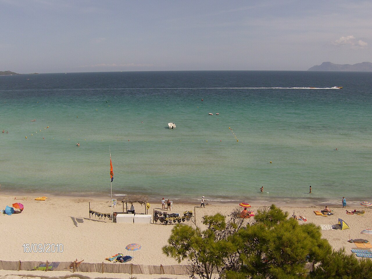Alcudia beach, Spain: sea temperature, photo and map